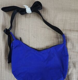 BAGGU Small Nylon Crescent Bag In Lapis